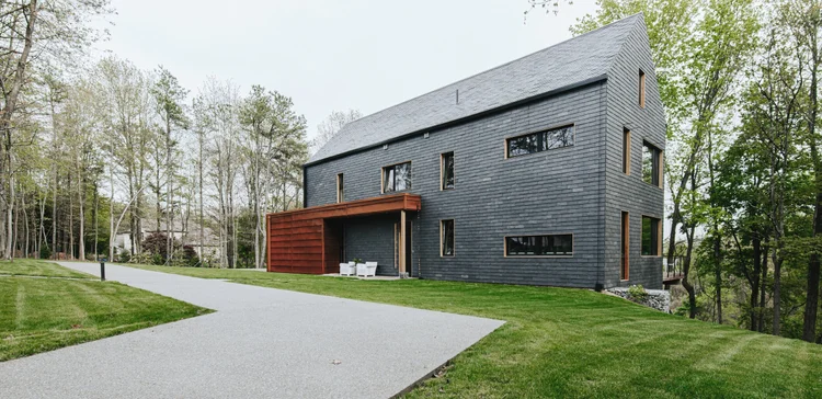 Contemporary house built by Nello Construction